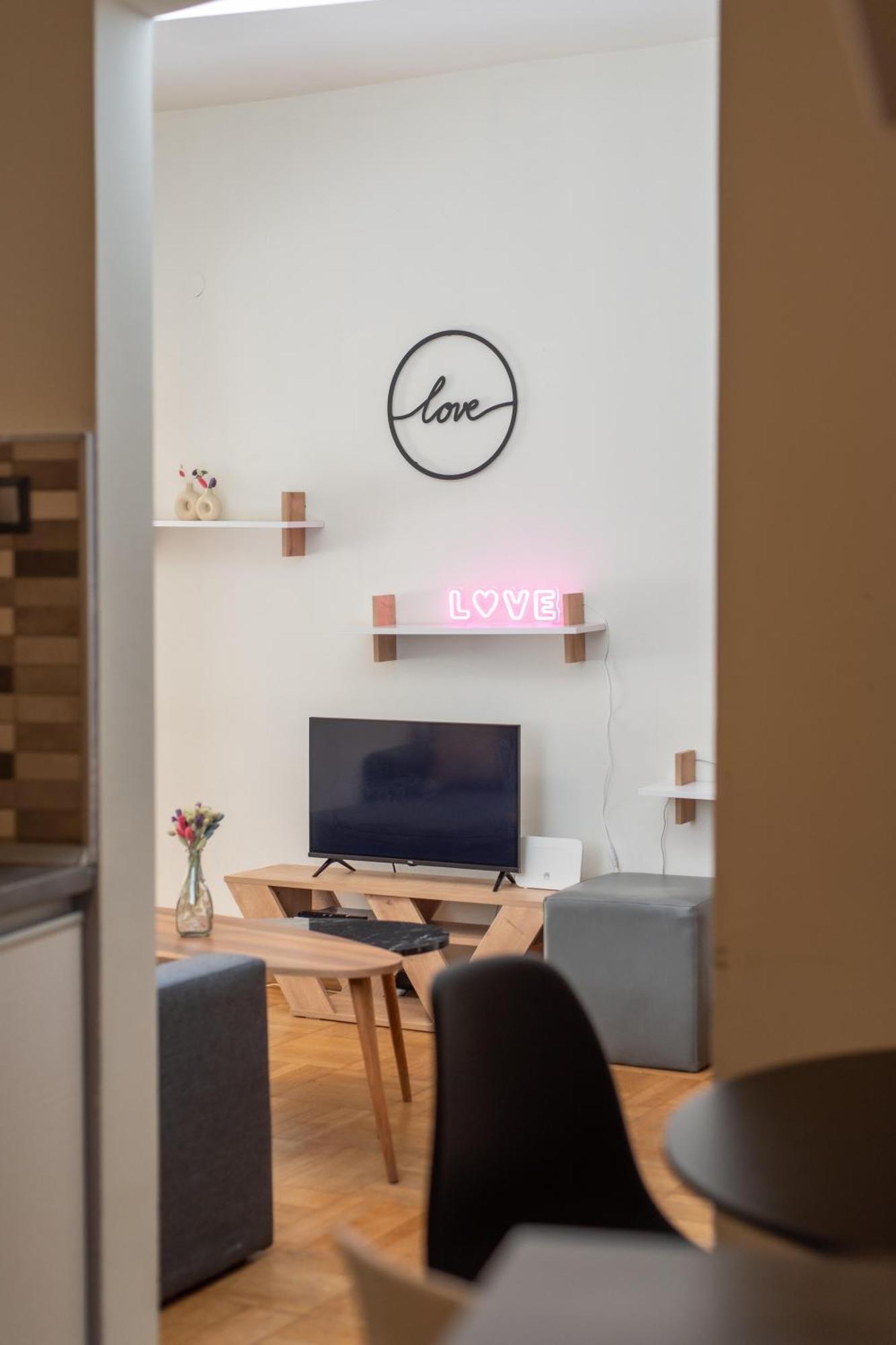 Houseloft Rotunda Getaway Apartment Tesalonika Bagian luar foto